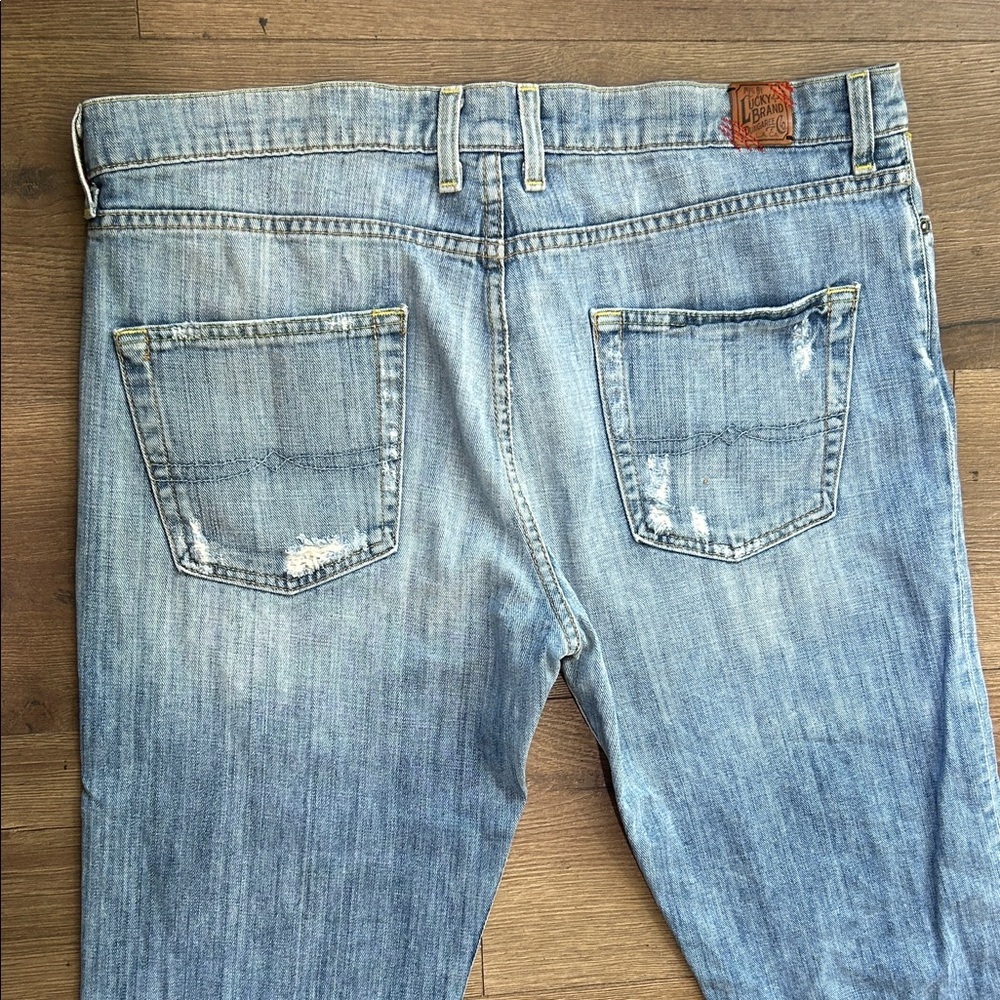 Lucky Brand Light Blue Distressed Straight Jeans !! 14/32 - Picture 6 of 6